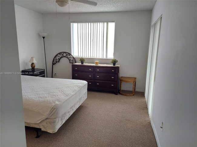Building Photo - 2640 S University Dr