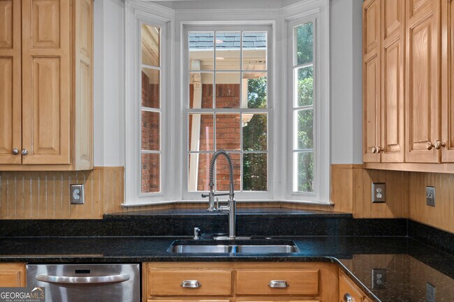 Building Photo - 235 Smokerise Trce