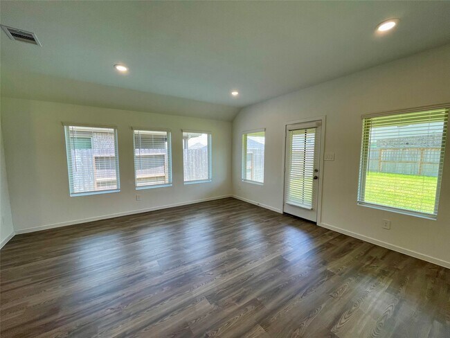 Building Photo - 17202 Coppice Oak Dr