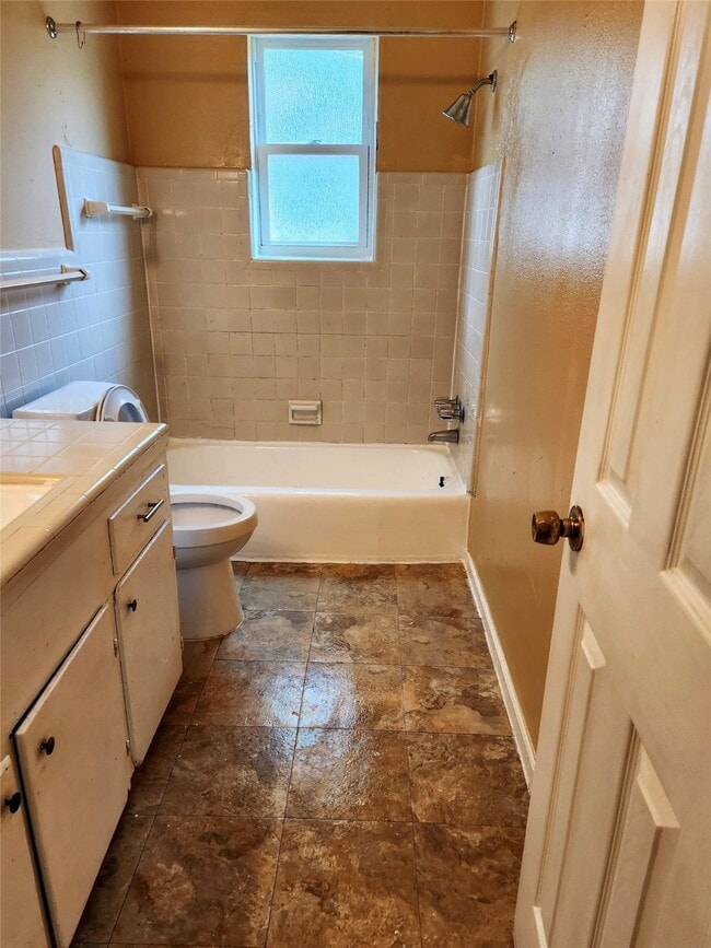 Building Photo - 6518 Sloan St