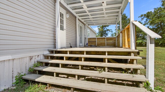 Building Photo - 12808 Clear Creek Rd