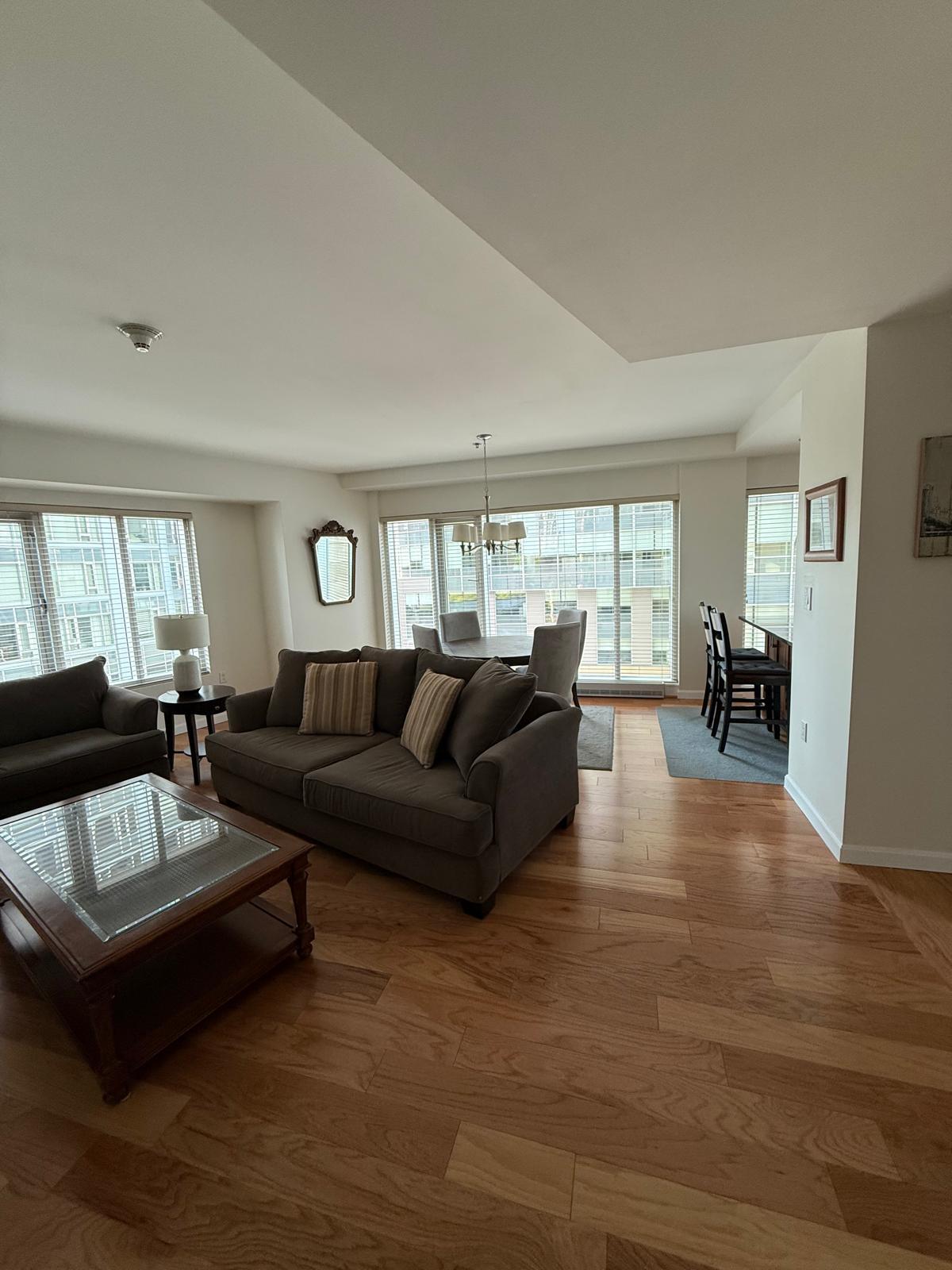 Building Photo - 100 Exchange St