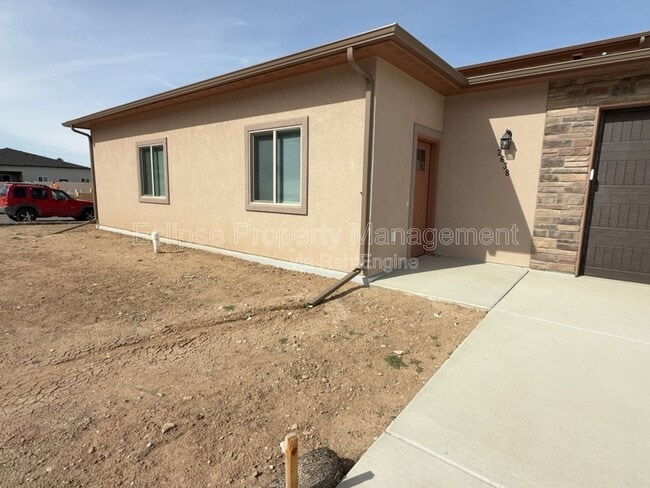 Building Photo - 2638-B 1/2 B 1/2 Rd