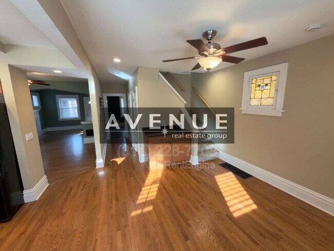 Building Photo - 4938 Walsh St