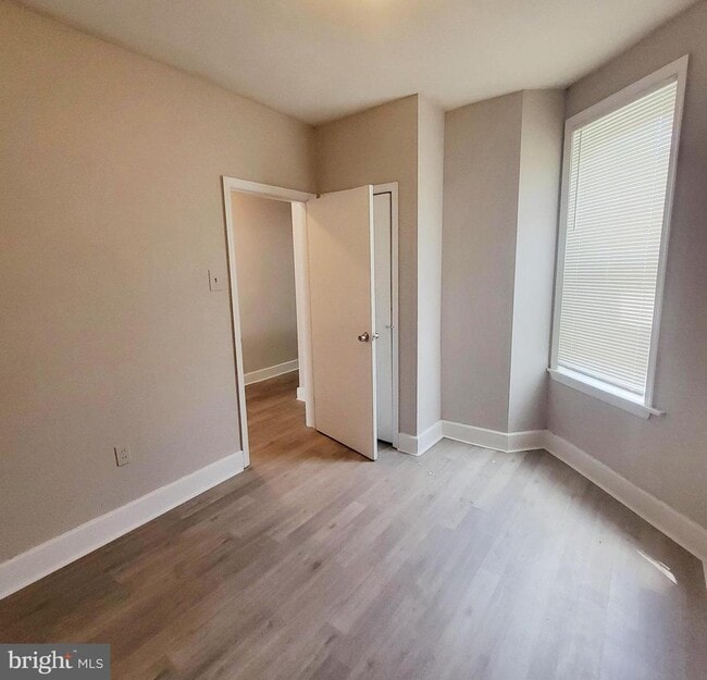 Building Photo - 5426 Regent St