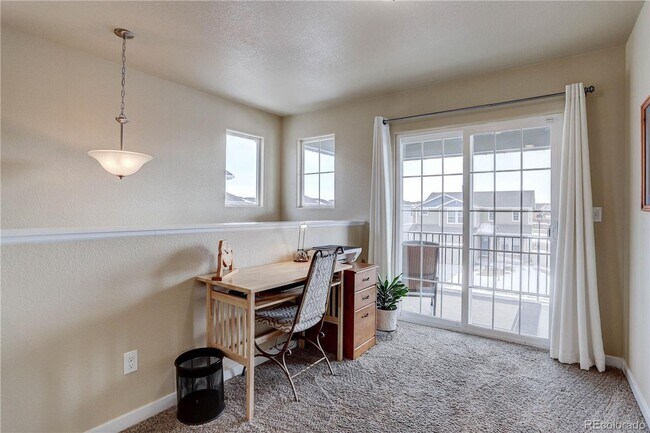 Building Photo - Beautiful 3 Bedroom 3 Bath Home Available ...