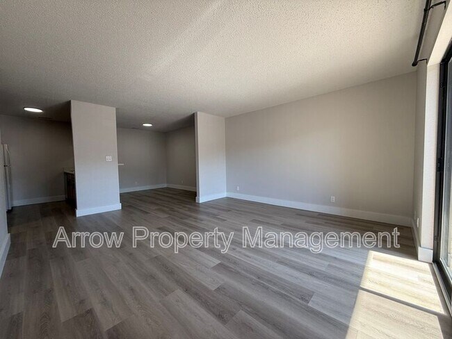Building Photo - 2350 N 44th St