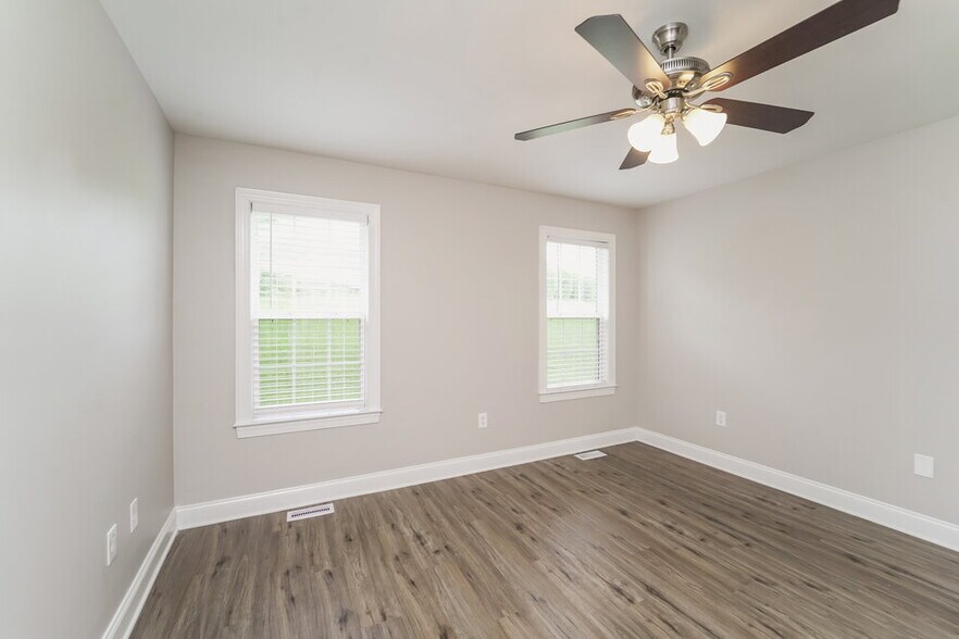 Building Photo - 854 Loch Lomond Cir