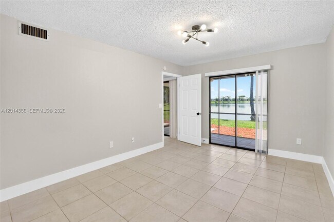 Building Photo - 800 Independence Dr