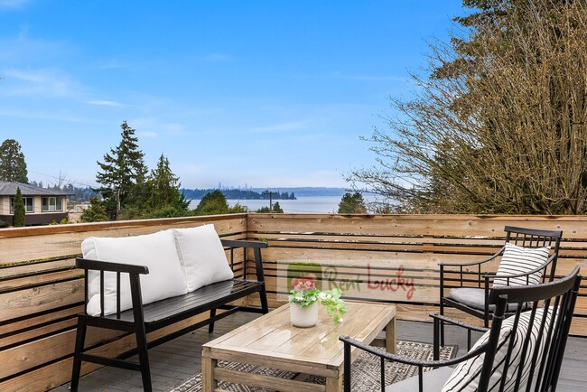 Building Photo - VIEWS, VIEWS, VIEWS!! Stunning & LARGE 4-B...