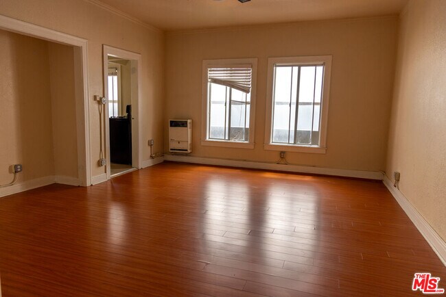 Primary Photo - 661 Shatto Pl