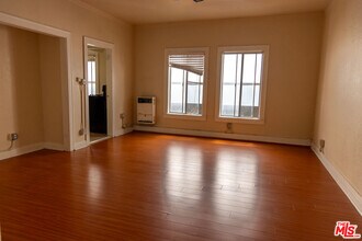 Building Photo - 661 Shatto Pl