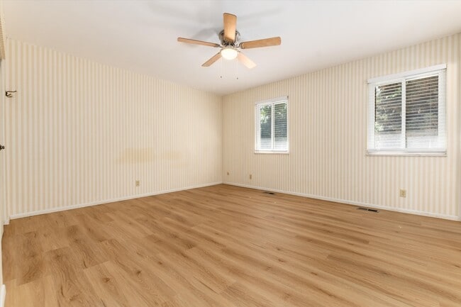 Building Photo - 7426 S Quince Ct