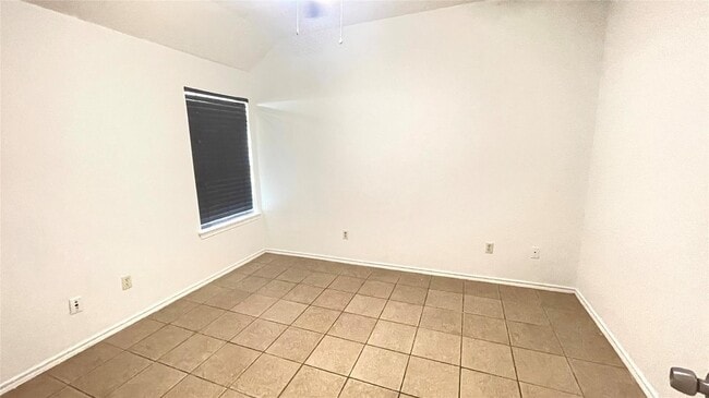 Building Photo - 12914 Pinehall Ln
