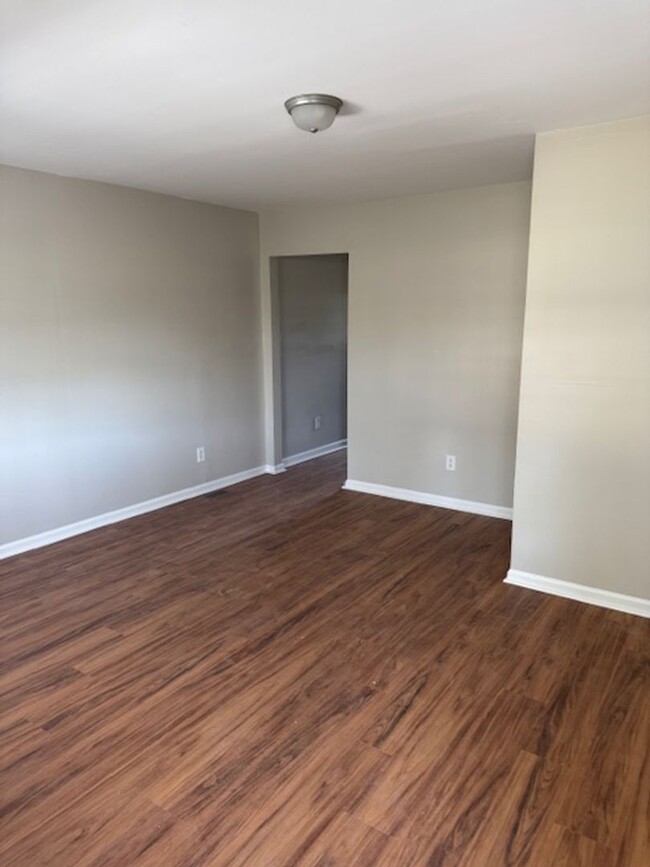 Building Photo - Charming North Augusta Duplex