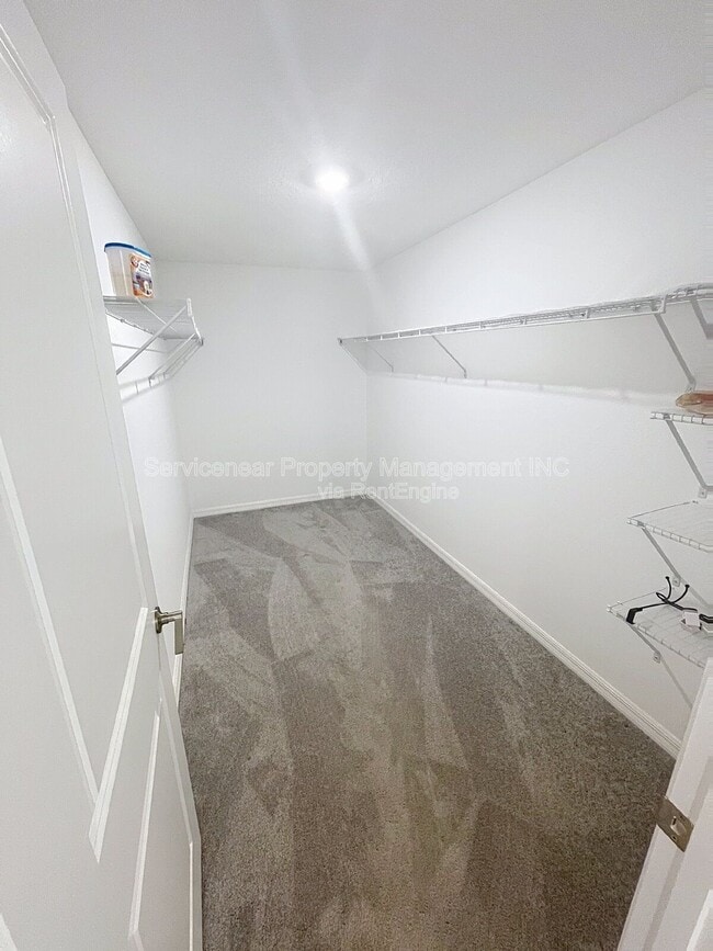 Building Photo - 8844 Bay Leaf Dr