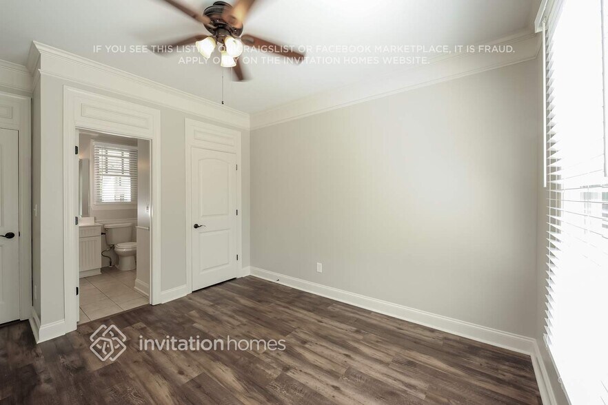 Building Photo - 113 Mirage Dr