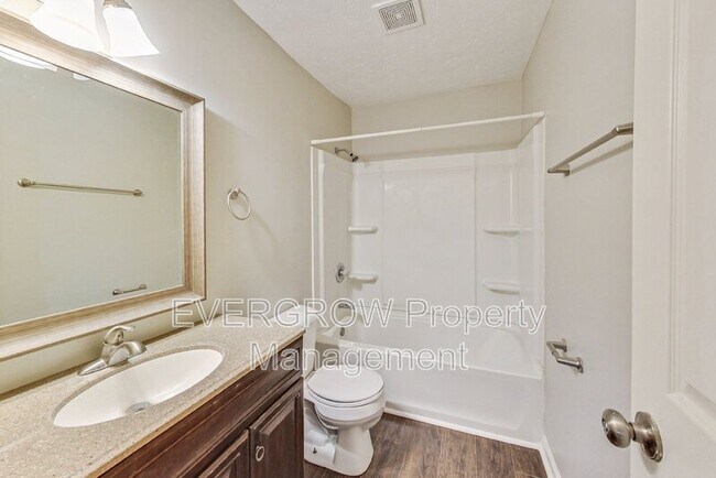 Building Photo - 961 Valley View Dr