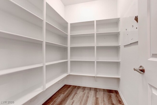 Building Photo - 10269 Lofty Knl St