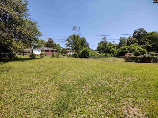 Building Photo - 3638 Truman St