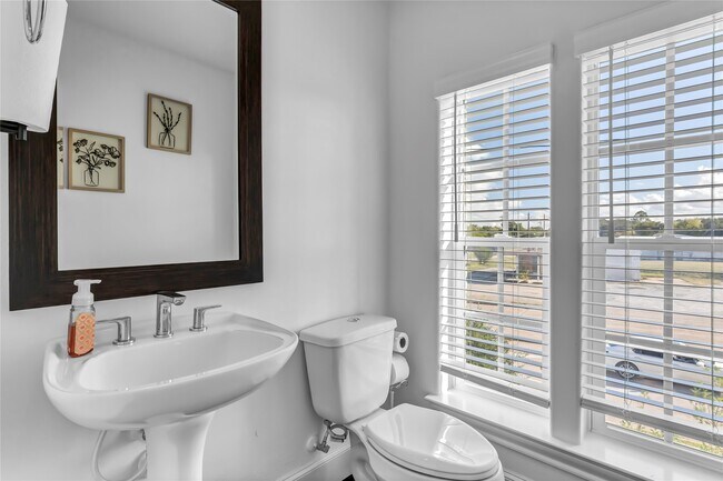 Building Photo - 4128 Willowbend Blvd