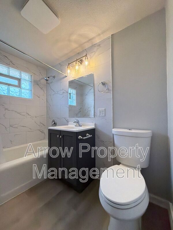 Building Photo - 4413 M St