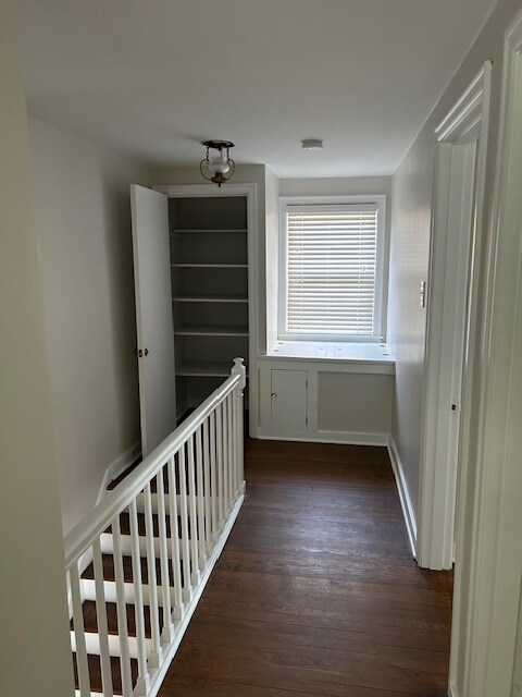 Building Photo - 103 8th St