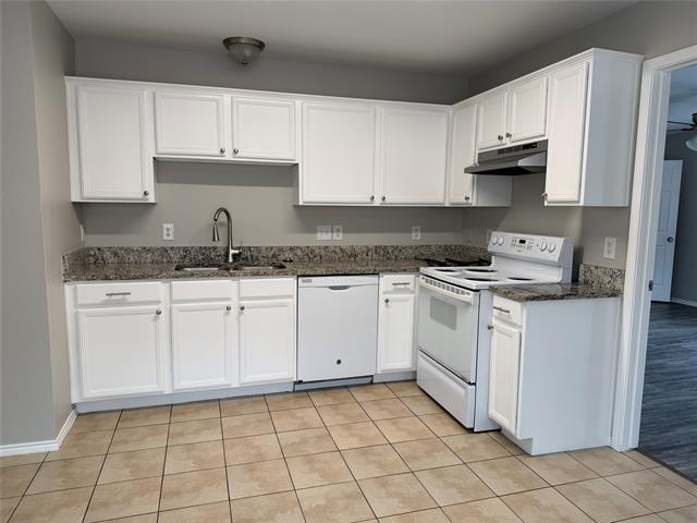 Building Photo - 3332 Navaro St