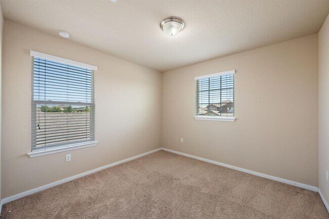 Building Photo - 231 Northern Flicker St