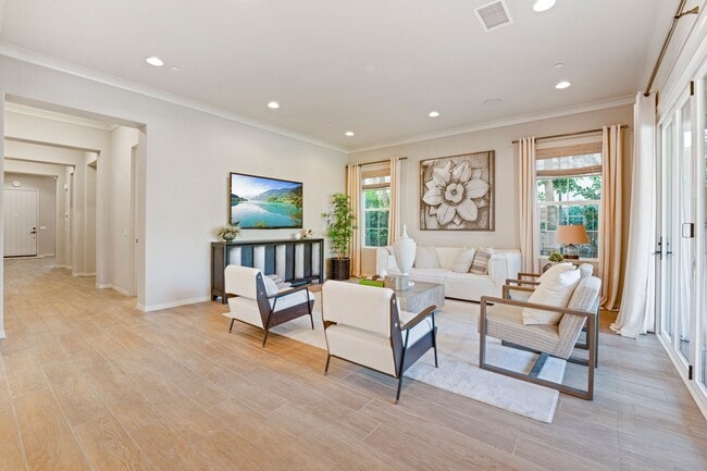 Building Photo - Exceptional Remodeled & Professionally Fur...