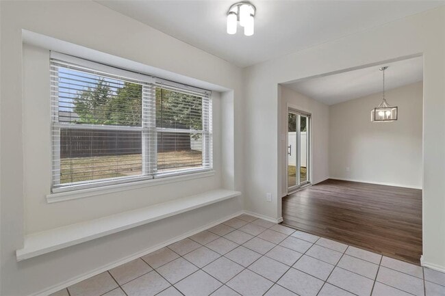 Building Photo - 2601 Knoll Trail