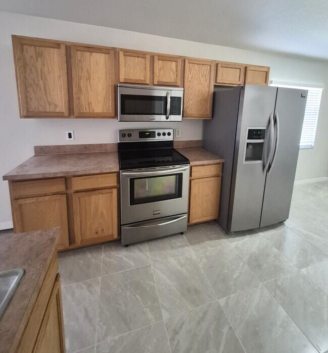 Building Photo - 2747 Eagle Canyon Dr S