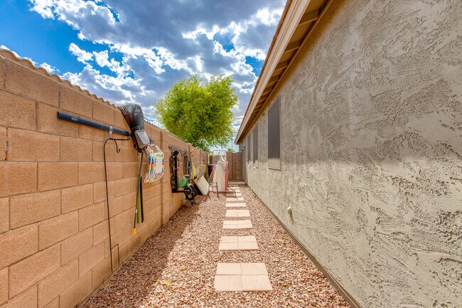 Building Photo - 20713 N 91st Dr