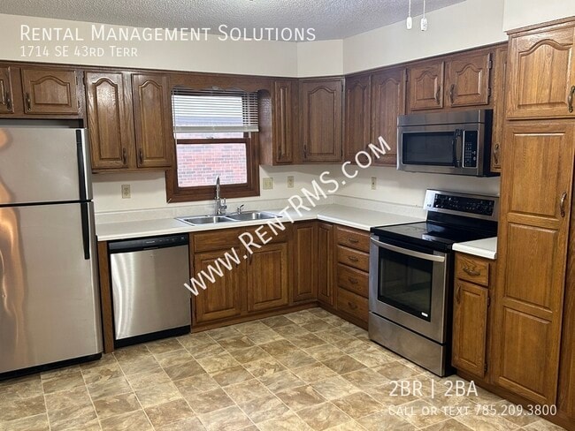 Building Photo - 1714 SE 43rd Terrace