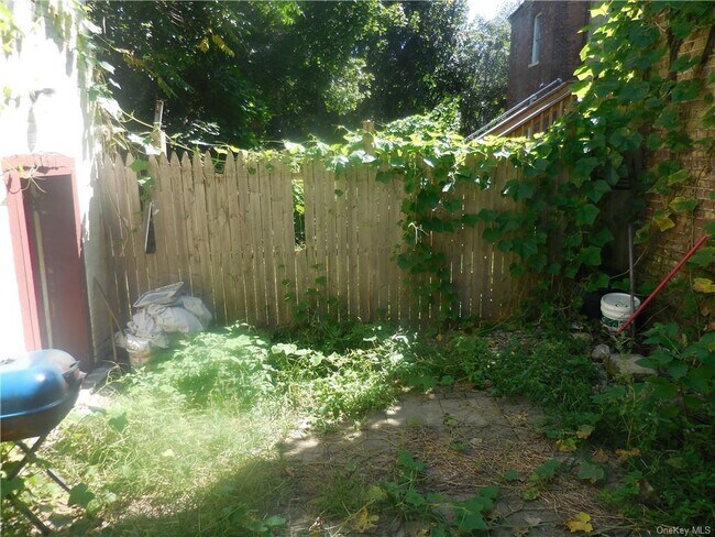 Building Photo - 130 Johnston St