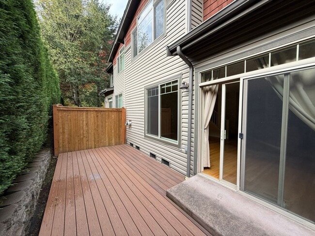 Building Photo - 3Bd/2.5Ba Kirkland Townhouse