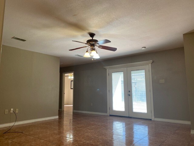 Building Photo - 9019 Siller Loop