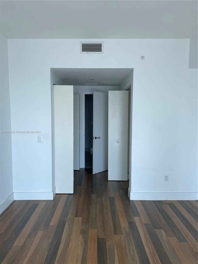 Building Photo - 1100 S Miami Ave