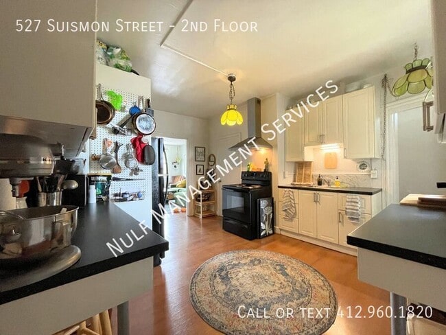 Building Photo - 527 Suismon St