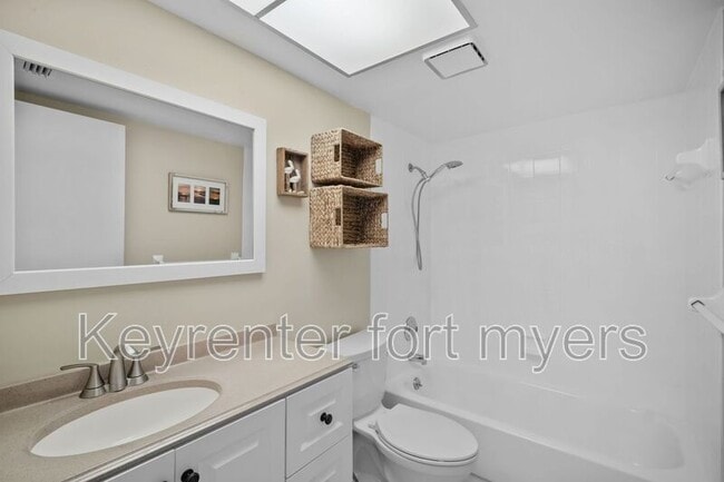 Building Photo - 15350 Moonraker Ct