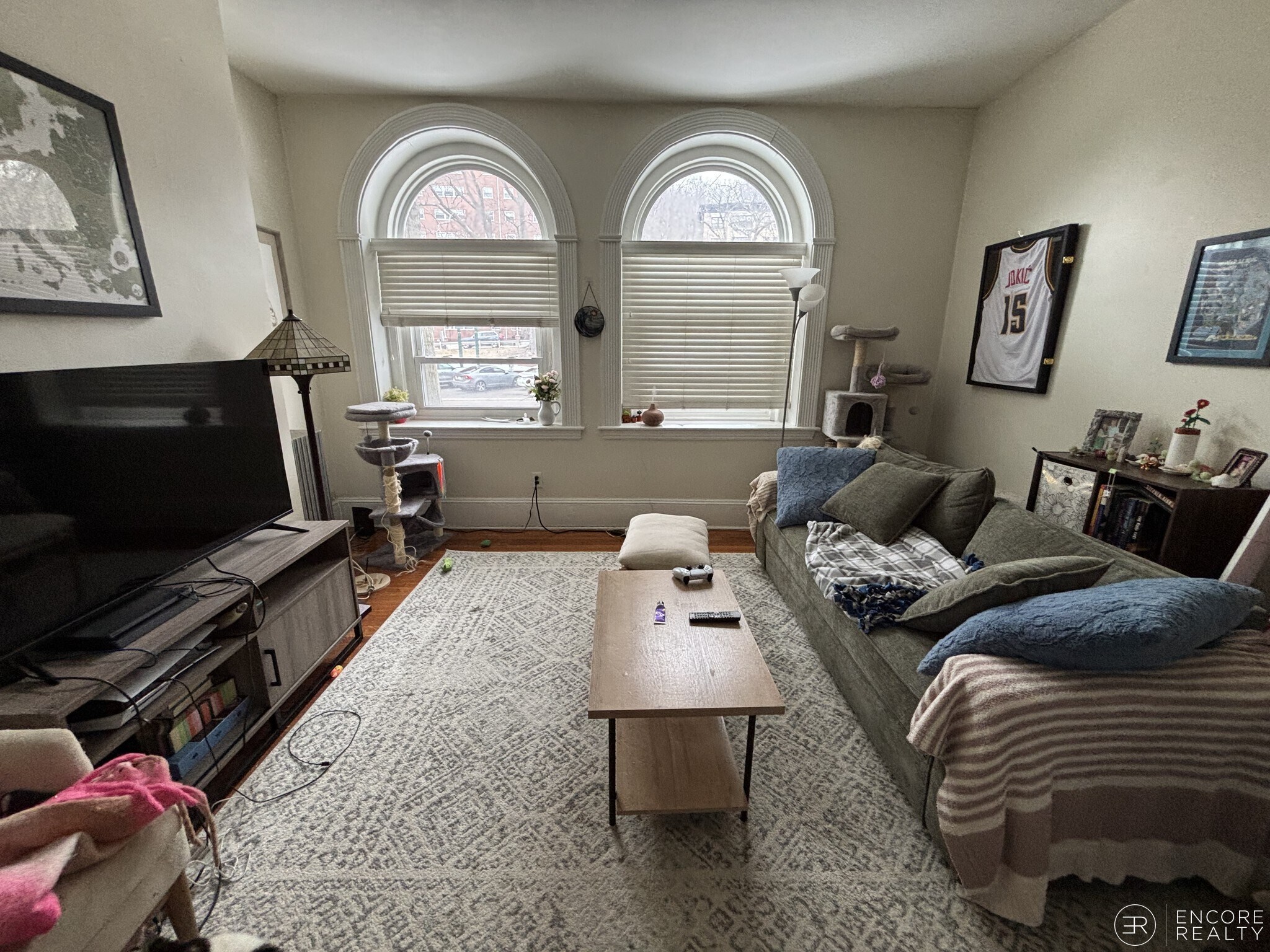 Building Photo - 1595 Beacon St