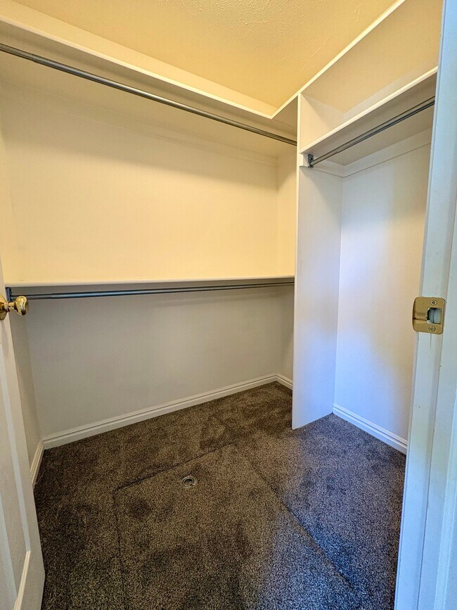 Building Photo - 3492 Stonegate Dr
