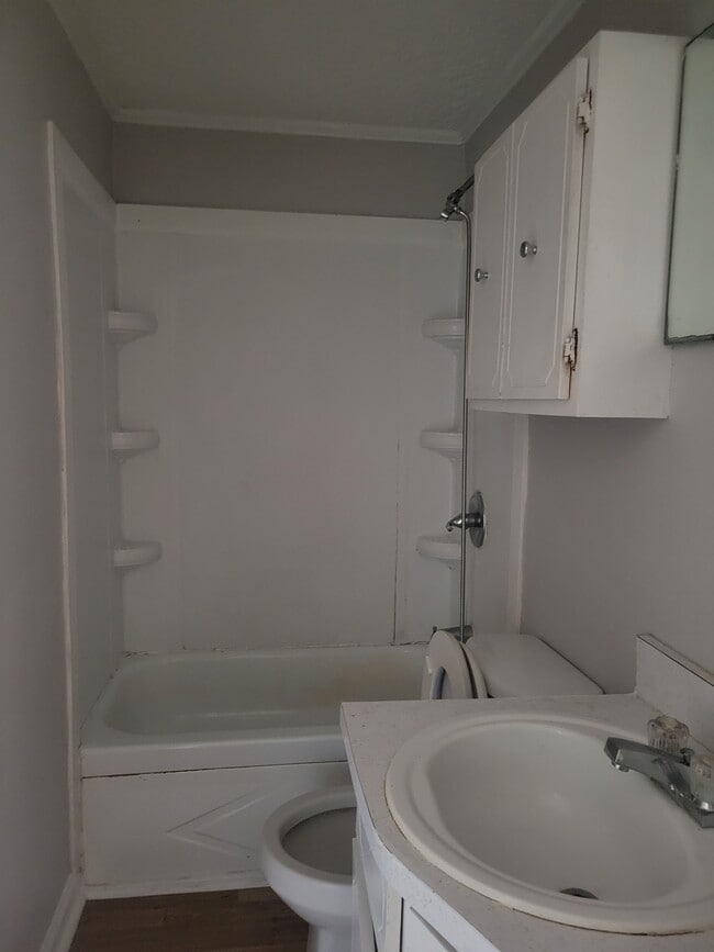 Building Photo - 2161 Bingham Dr