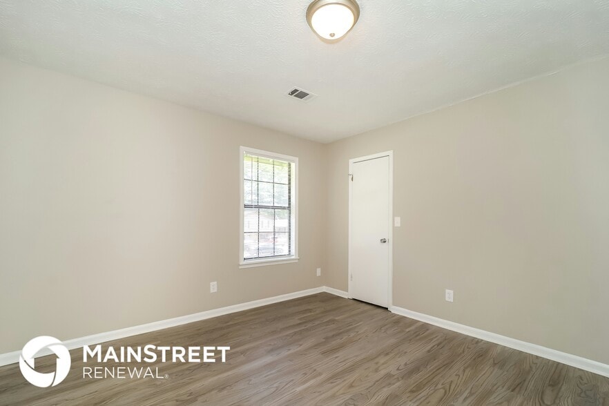 Building Photo - 6373 Valley Dale Dr