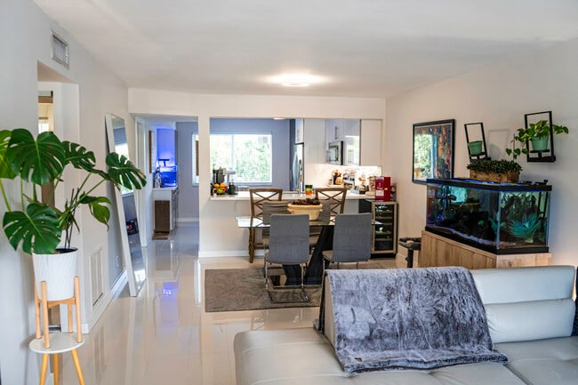 Building Photo - 55 SE 14th St