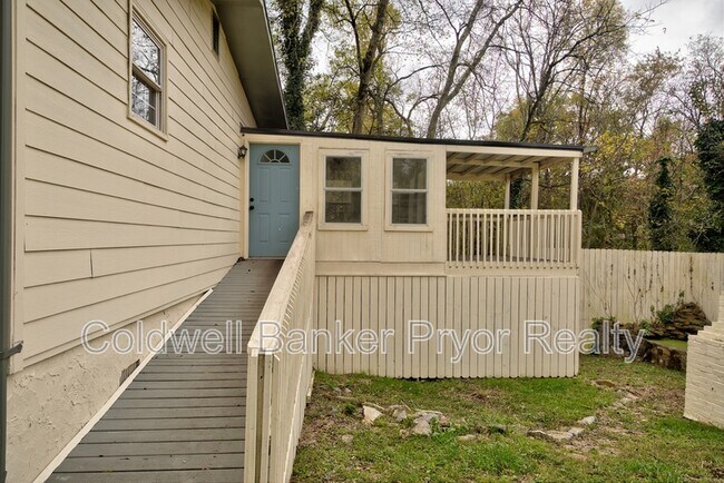 Building Photo - 65 Nason St