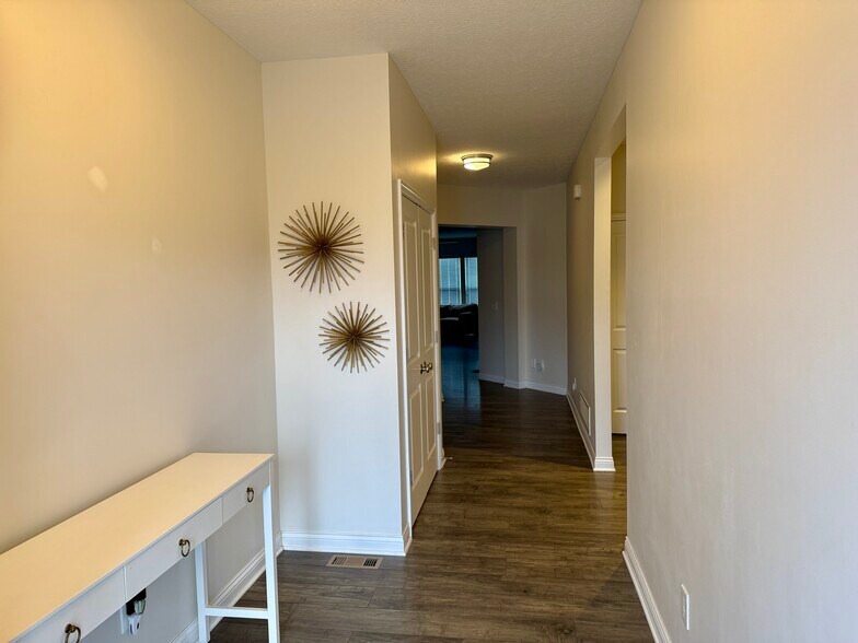 Front Hallway leading to Kitchen - 6120 Jadkins Way