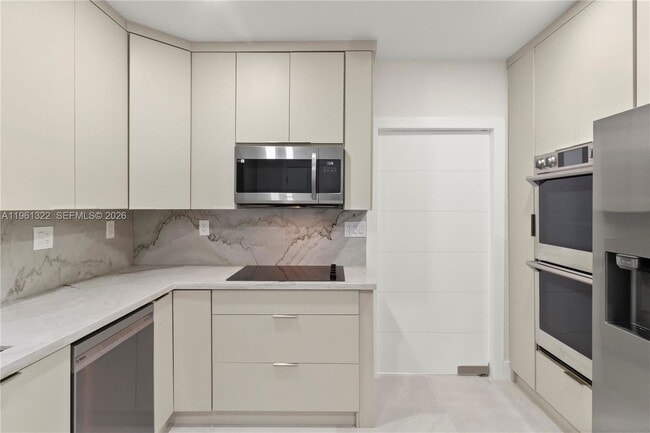 Building Photo - 1261 NE 98th St