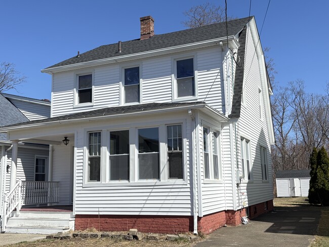 Building Photo - 273 Peck Ave