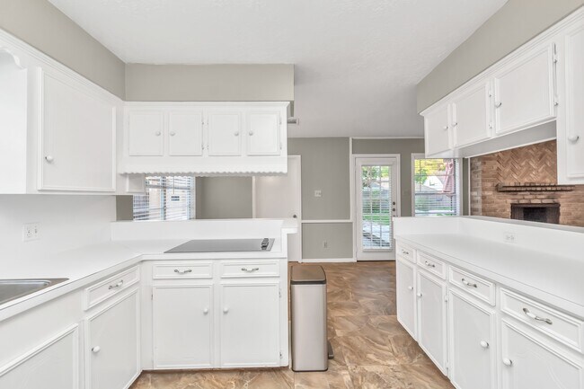 Building Photo - 12526 Hazelwood Ln